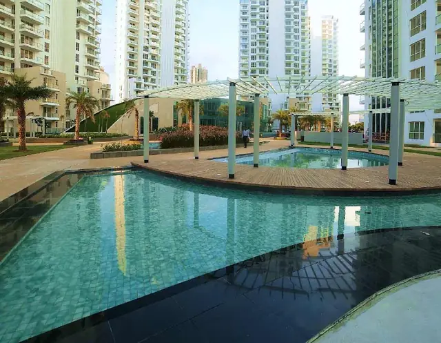M3M Merlin – swimming pool and pergola deck (artist's impression)