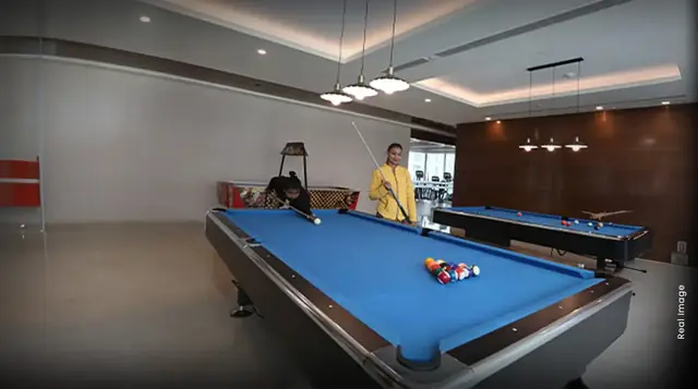 M3M Merlin – pool tables in the game zone (real image)