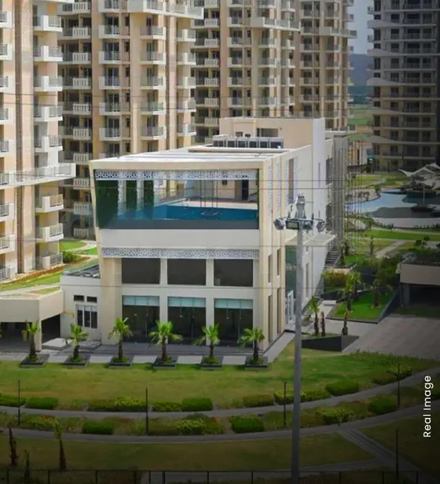 M3M Sierra 68 – clubhouse with rooftop pool (actual photograph)