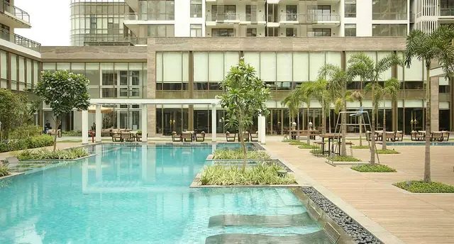 M3M Golf Estate – swimming pool at the clubhouse